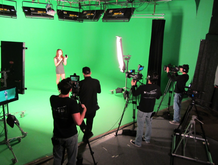  Using Green Screen in Video Creation: A Comprehensive Guide