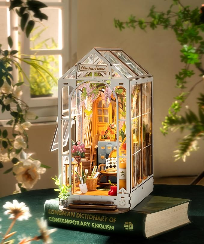 DIY Book Nook - Garden House